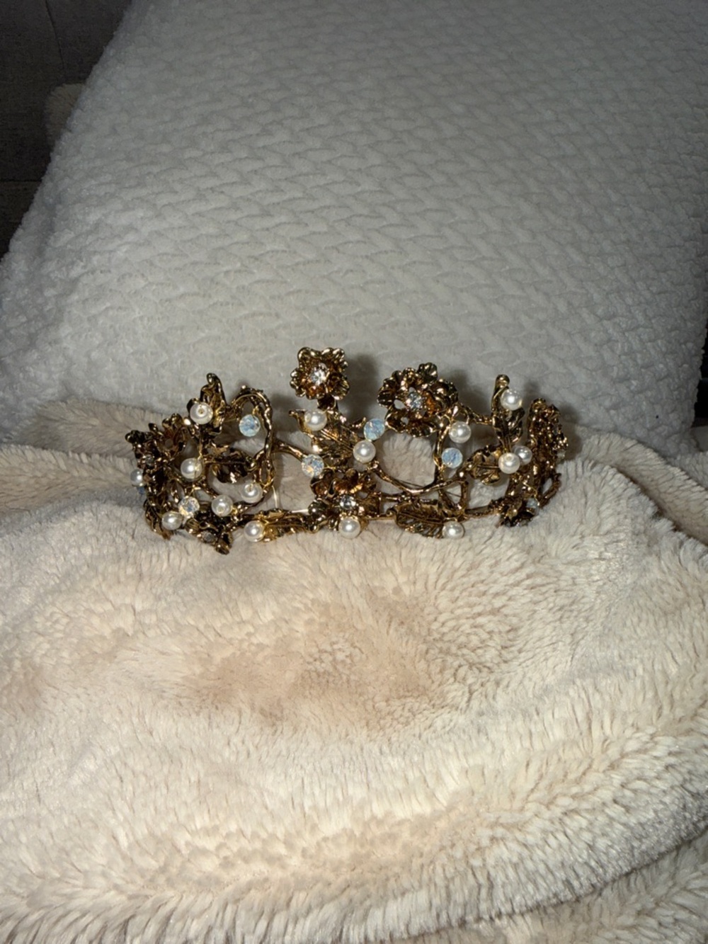 Gold Pearl Floral Tiara - Elegant Women’s Hair Accessory